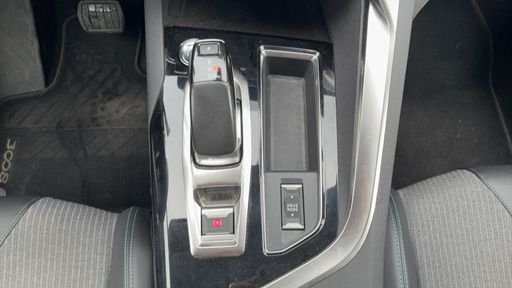 Peugeot 3008 1.6 Hybrid 225 e-EAT8 - Allure – 2021 – 89173 km – Hybride rechargeable – Boîte Automatique — photo 8