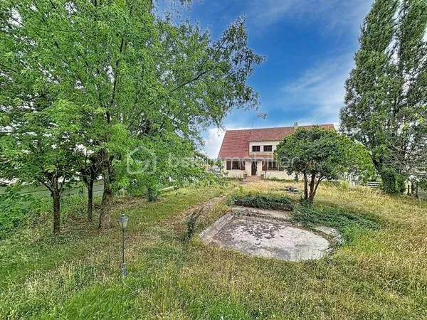 Maison 7 pièces 313 m²