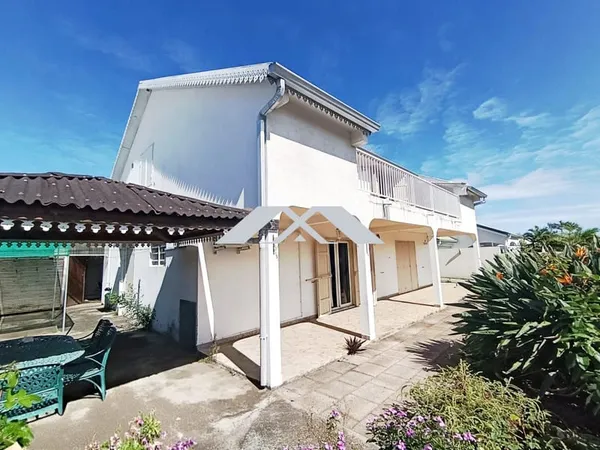 Rare à la vente : Maison F9 à Saint-Louis - Idéal grande fami