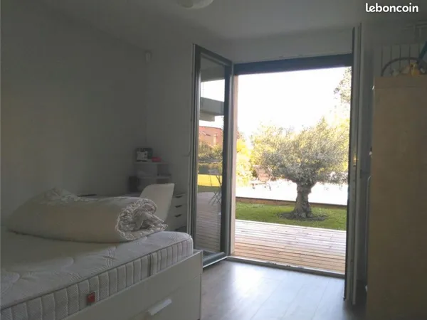 Chambre studio dans villa au calme