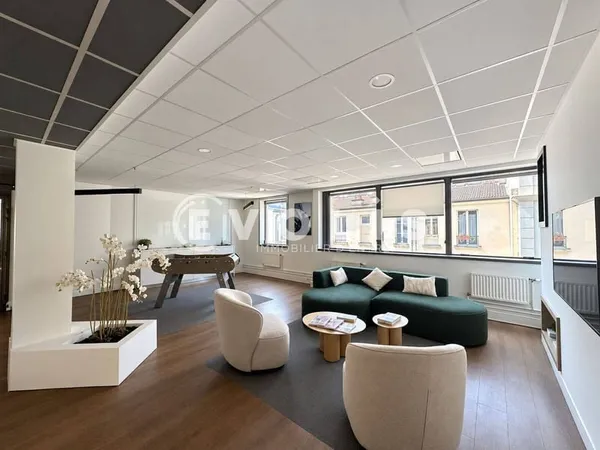 Bureaux 317 m²