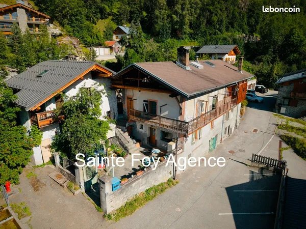 Maison de village avec beaucoup de cachet et d'histoire