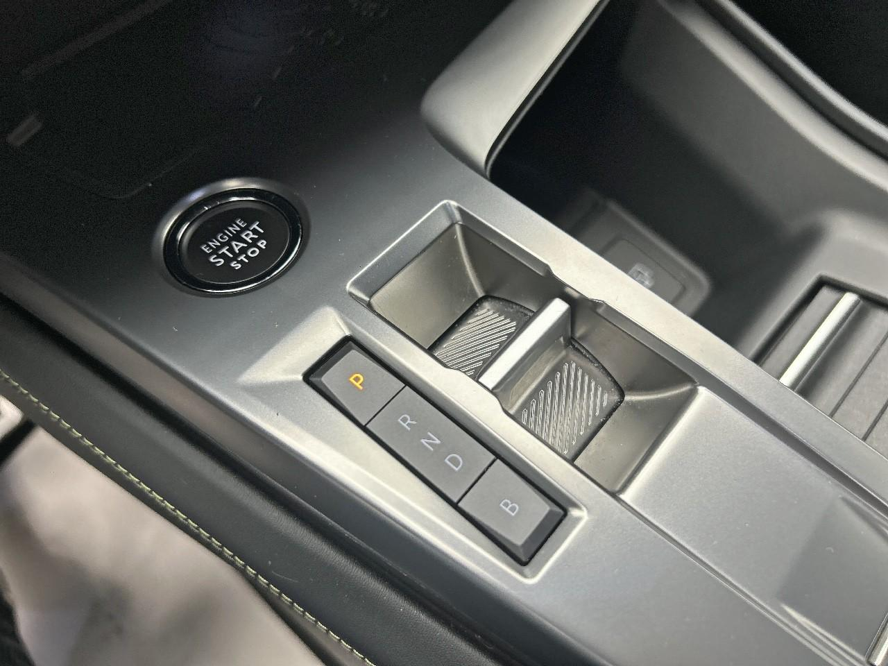 Peugeot 308 phev 225 e-eat8 gt — photo 17