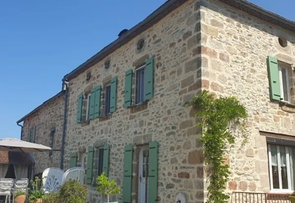 Maison de charme en pierres , jolie renovation , aux environs de figeac (lot)