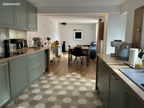 Maison de village rénovée avec jardin & dépendances