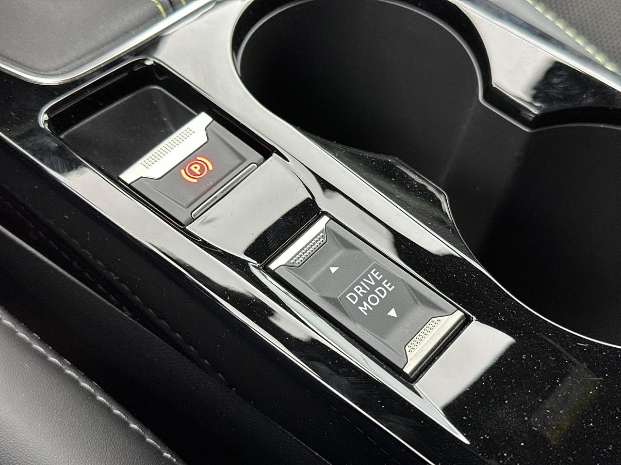 Peugeot 208 puretech 100 s&s bvm6 gt pack — photo 32