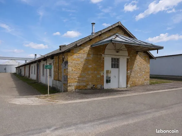 Local professionnel - Bureau 108 m² - Vaivre-et-Montoille