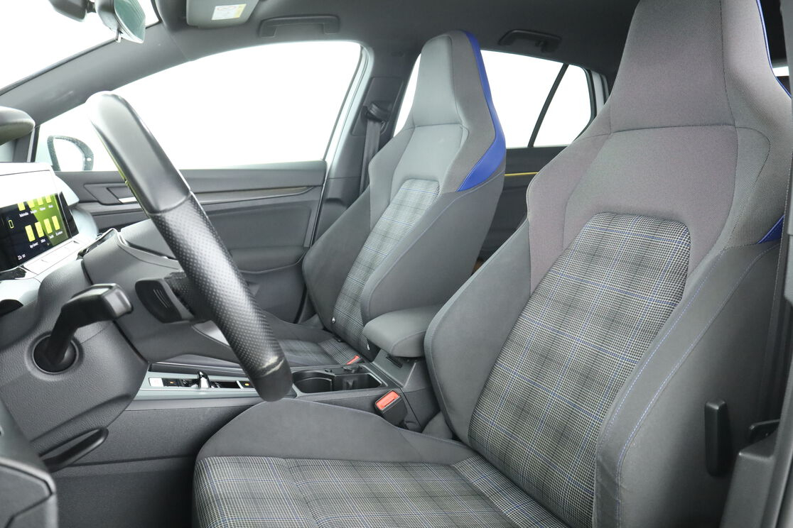 Volkswagen Golf VIII 1.4 eHybrid GTE DSG6 — photo 13