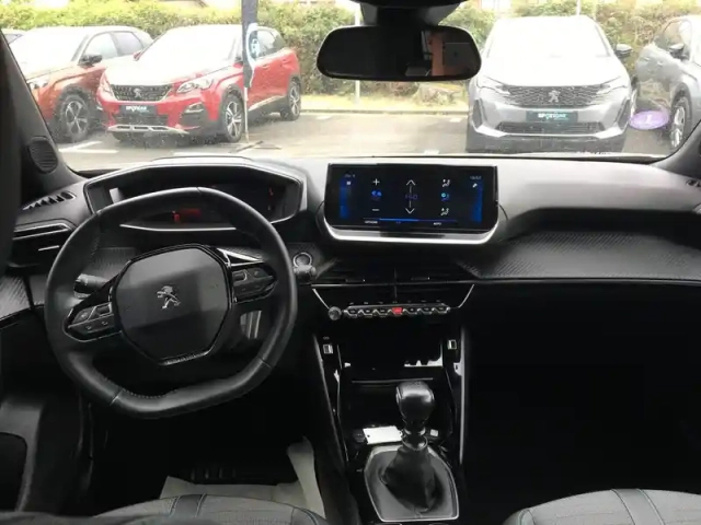 Peugeot 2008 puretech 130 s&amp;s bvm6 — photo 13