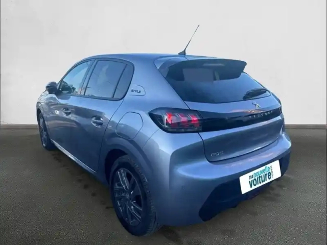 Peugeot 208 puretech 75 s&amp;s bvm5 — photo 7