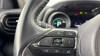 Toyota Yaris 116h Design 5p — photo 24