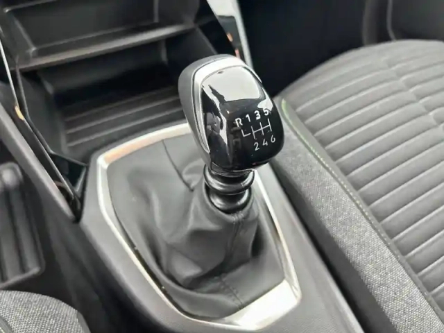 Peugeot 208 puretech 100 s&amp;s bvm6 — photo 14