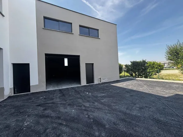 Local d'activité 101 m²