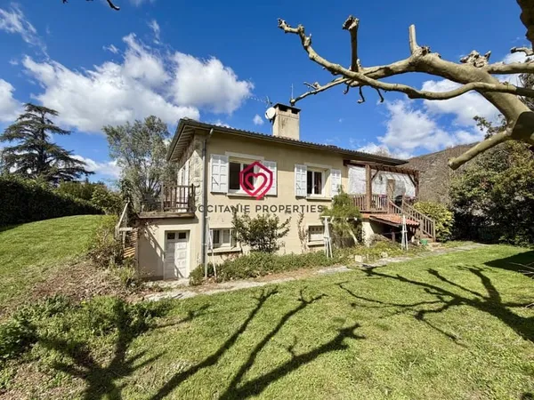 Grande maison avec jardin et cabinet libéral