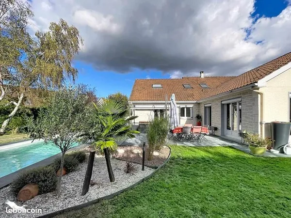 Maison 10 pièces 225 m²