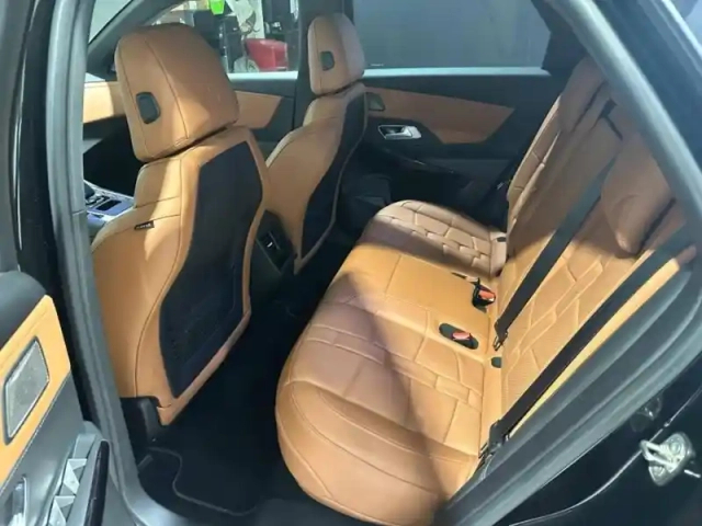 Ds Ds 7 crossback e-tense 4x4 300ch rivoli — photo 8