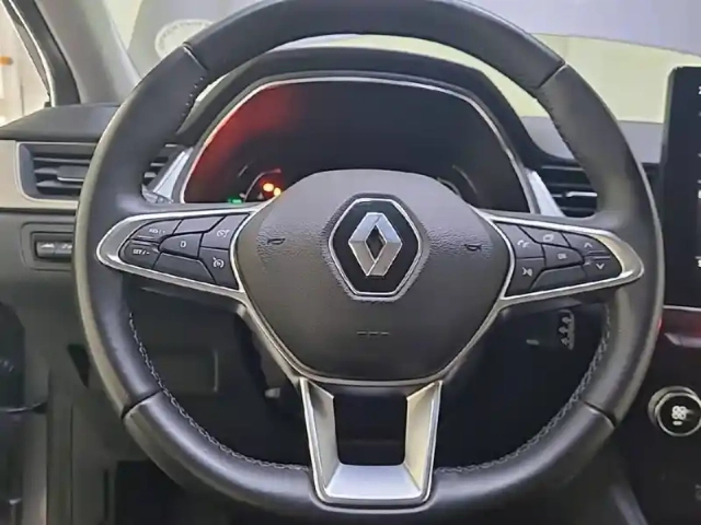 Renault Captur tce 130 edc fap — photo 12