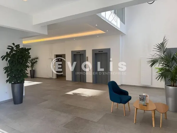 Bureaux 7 pièces 80 m²