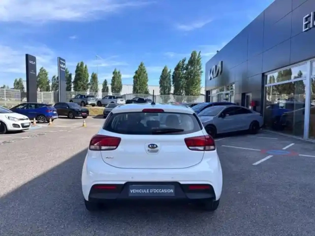 Kia Rio 1.2 84ch isg launch edition — photo 6