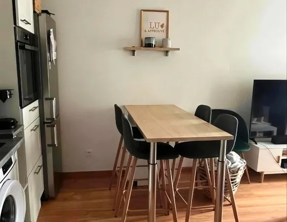 En plein coeur de Saint Sébastien, appartement sécurisé + parking couvert