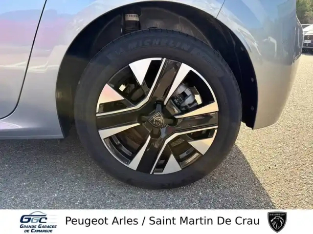 Peugeot 208 hybrid 100 e-dcs6 — photo 11