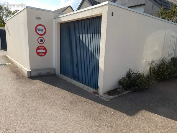 Garage à louer