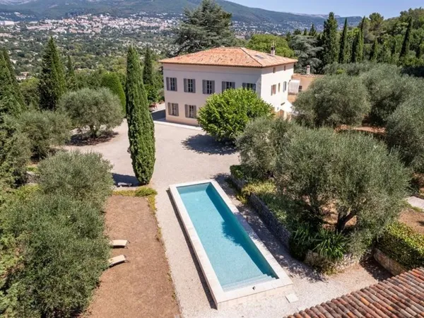 Villa 11 pièces 375 m²