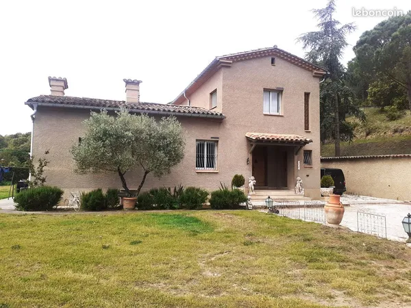 Villa 5 pièces 229 m²