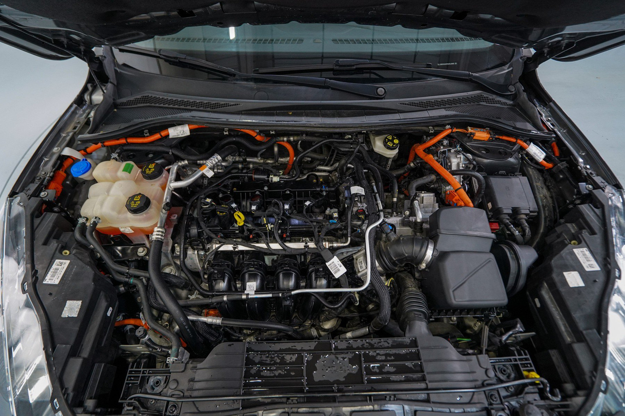 Ford Kuga — photo 34