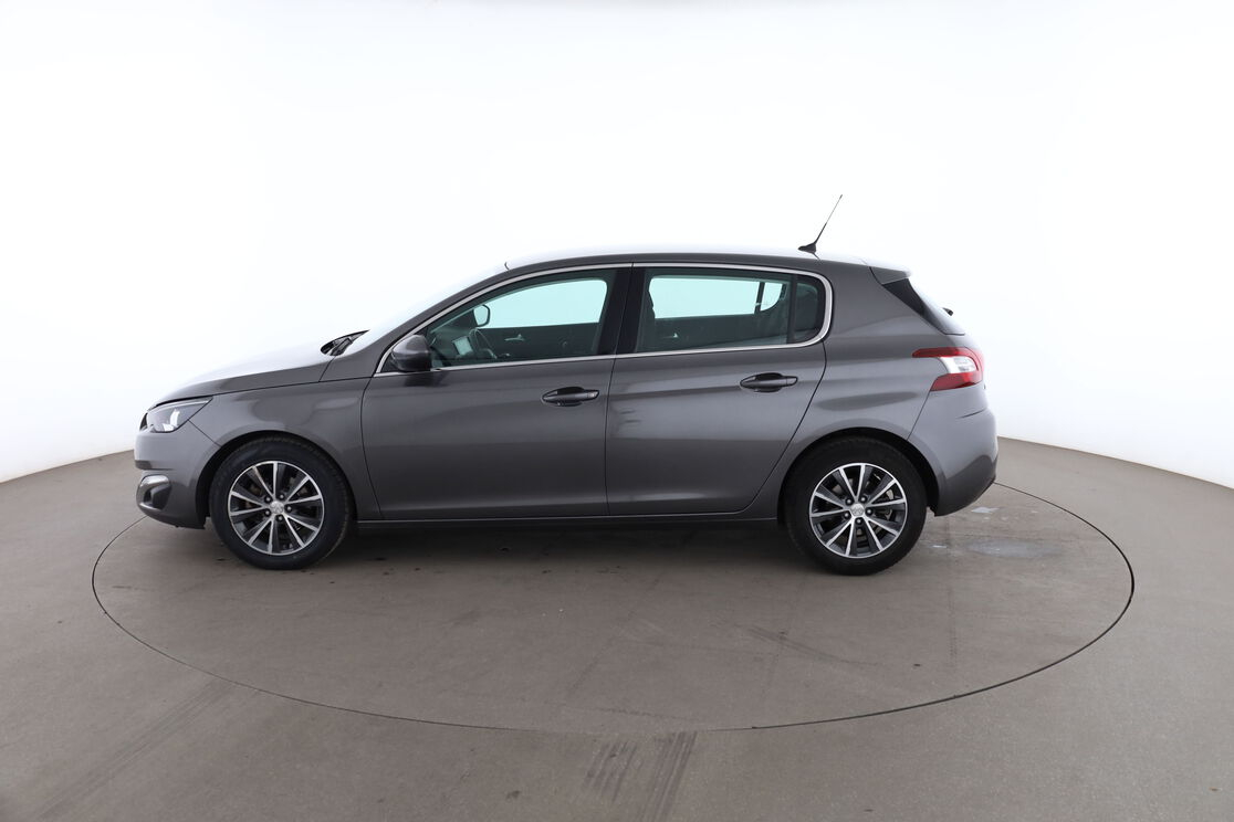 Peugeot 308 1.2 PureTech Allure EAT6 — photo 2