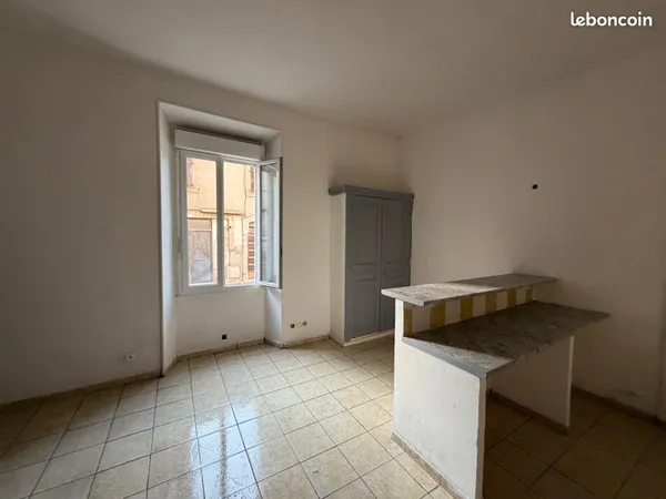 Appartement 3PC TRÈS LUMINEUX ET PROPRE
