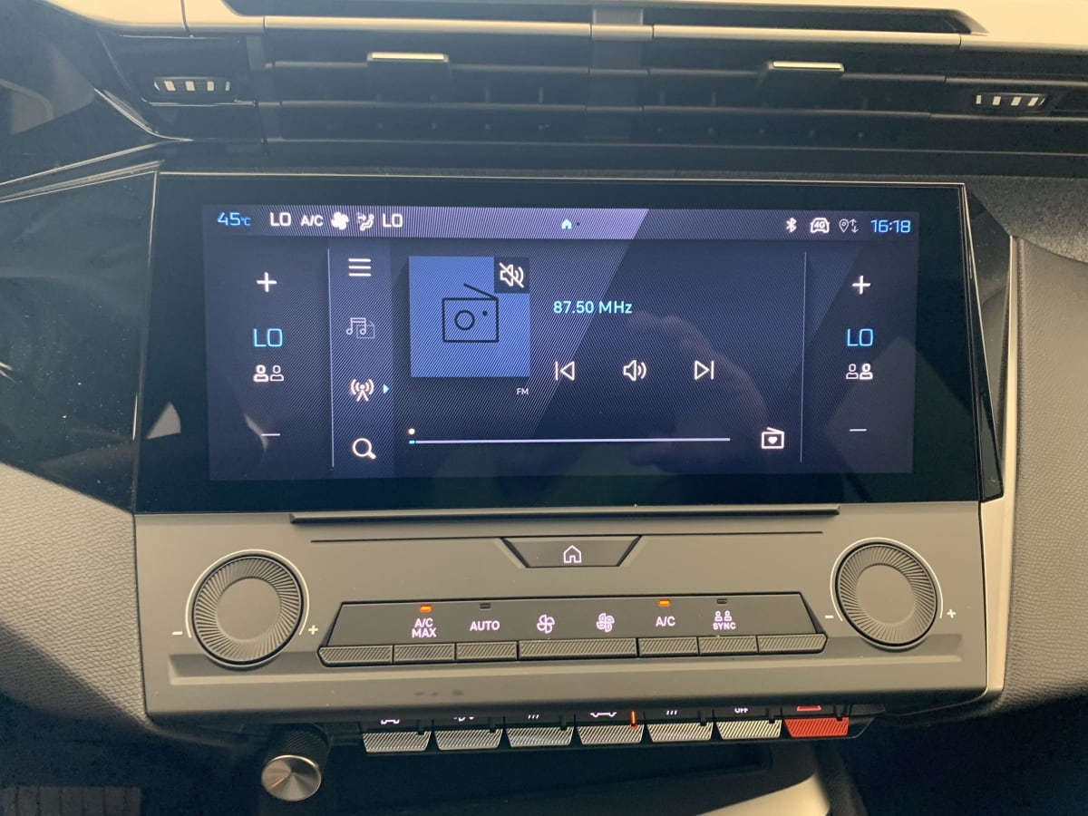 Peugeot 308 — photo 16