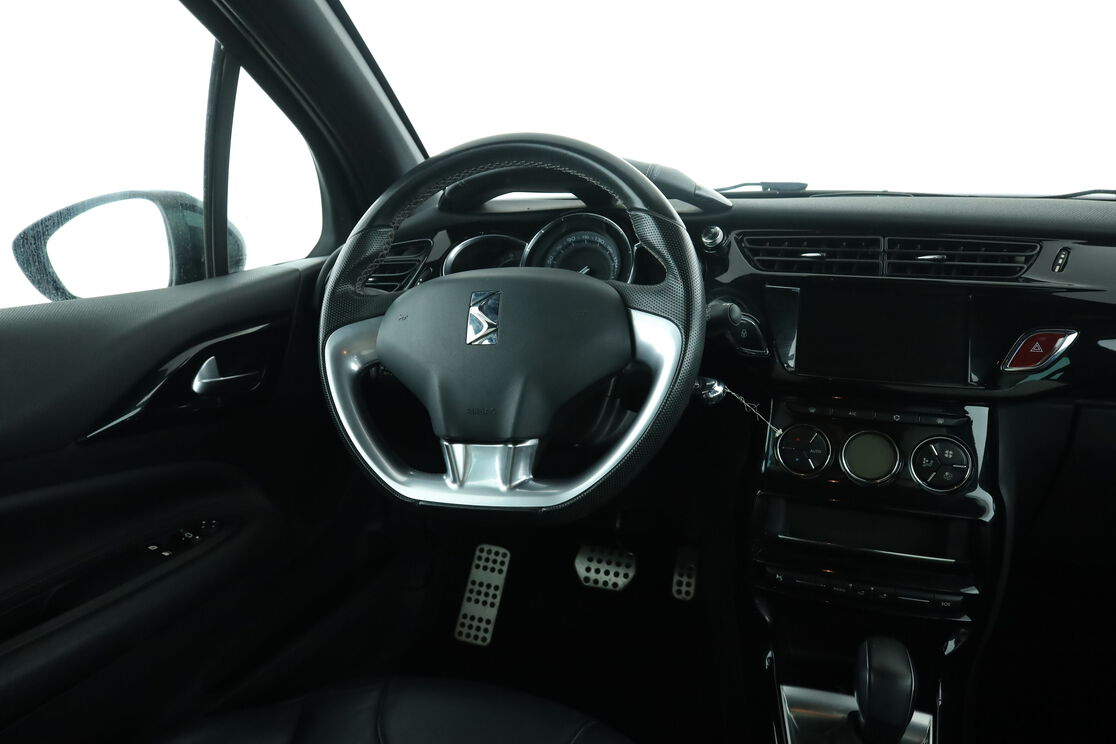 DS Automobiles DS3 1.2 PureTech Ultra Prestige EAT6 — photo 12