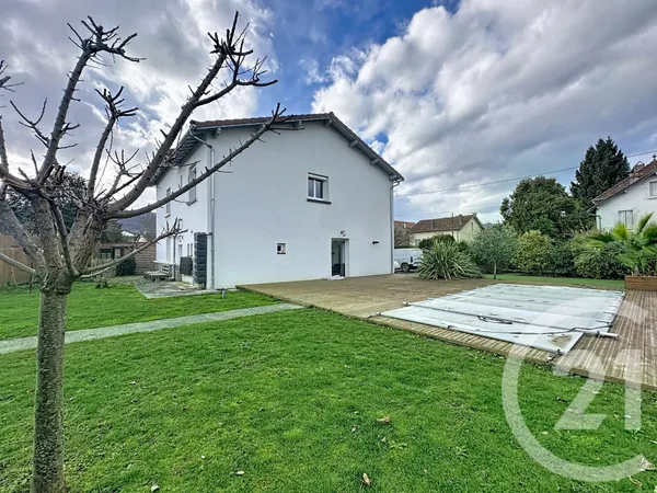 Maison 8 pièces 205 m²
