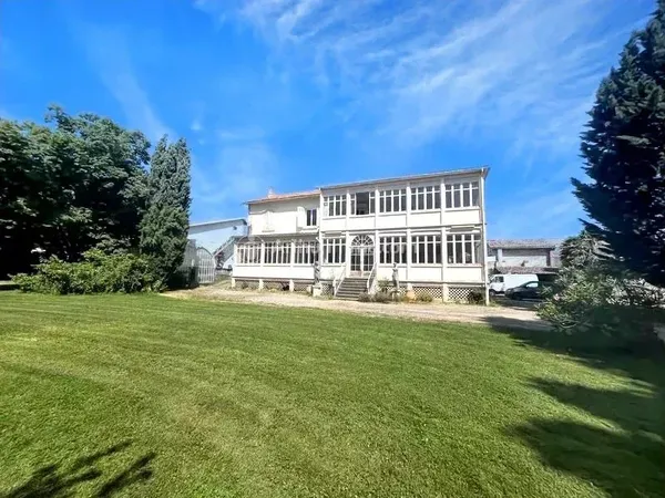 Élégant Manoir à Vendre à Laroque-d'Olmes