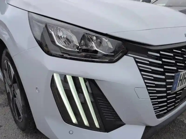 Peugeot 208 hybrid 110 e-dcs6 — photo 36