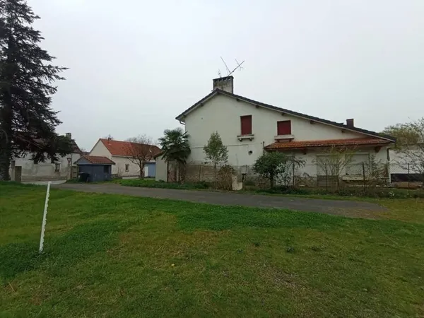 Maison 8 pièces 255 m²