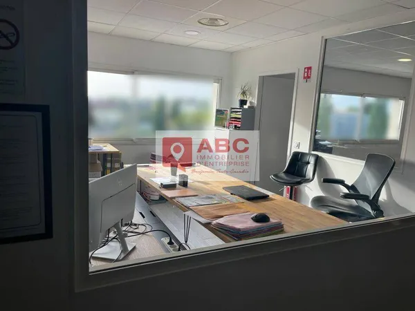 Bureau 158 m²