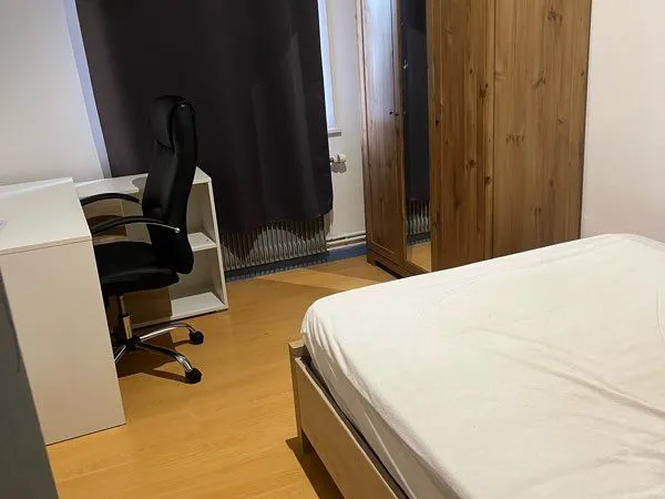 Chambre meublée dispo de suite - Colocation Croix