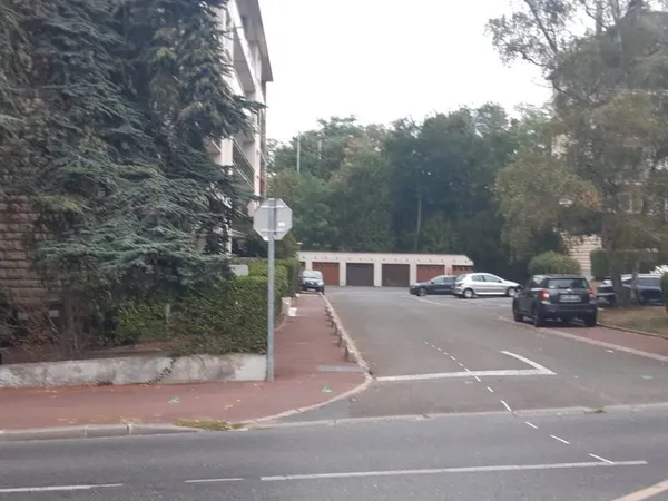 Parking / la celle saint cloud