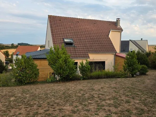 Maison - 10 pièces - 167m²