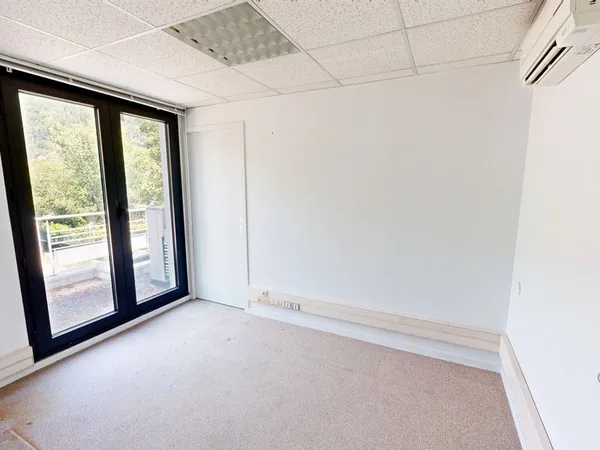 Bureaux 298 m²