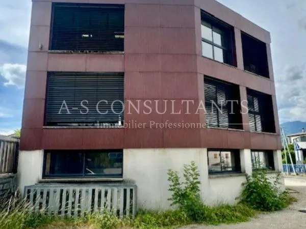 BUREAUX / LOCAUX PRO à vendre