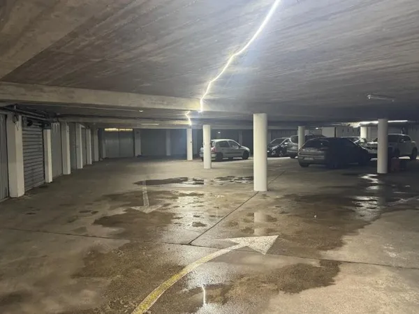 Parking 14 m²