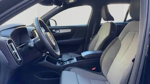 Volvo Xc40 t4 recharge 129+82 ch dct7 — photo 11