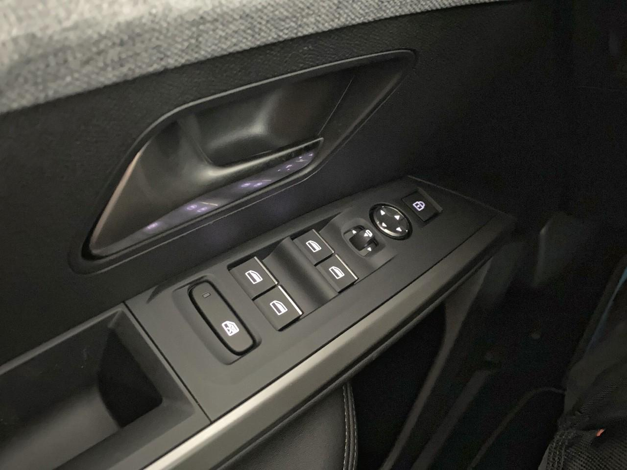 Peugeot 3008 hybrid 145 e-dcs6 gt — photo 20