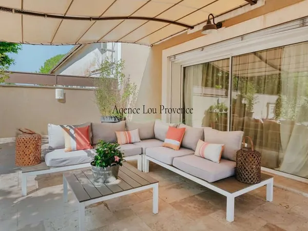 Maison 7 pièces 210 m²