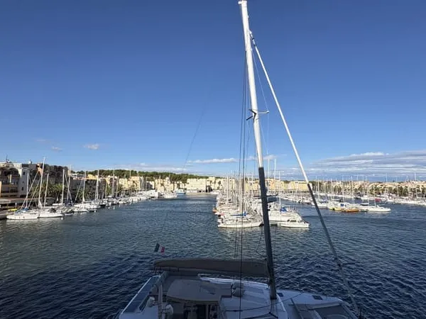 Gruissan - Rive Droite : Joli studio vue port, cellier et parkin