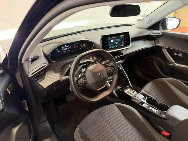 Peugeot 2008 e- 136 style carplay /camera 180 — photo 7