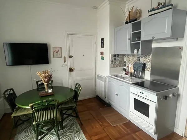 Studio 1 pièce 9 m²